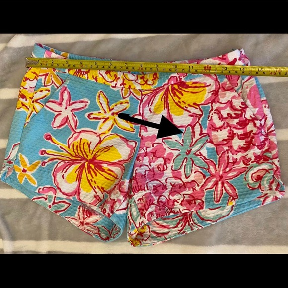Lily Pulitzer Shorts - Picture 4 of 5